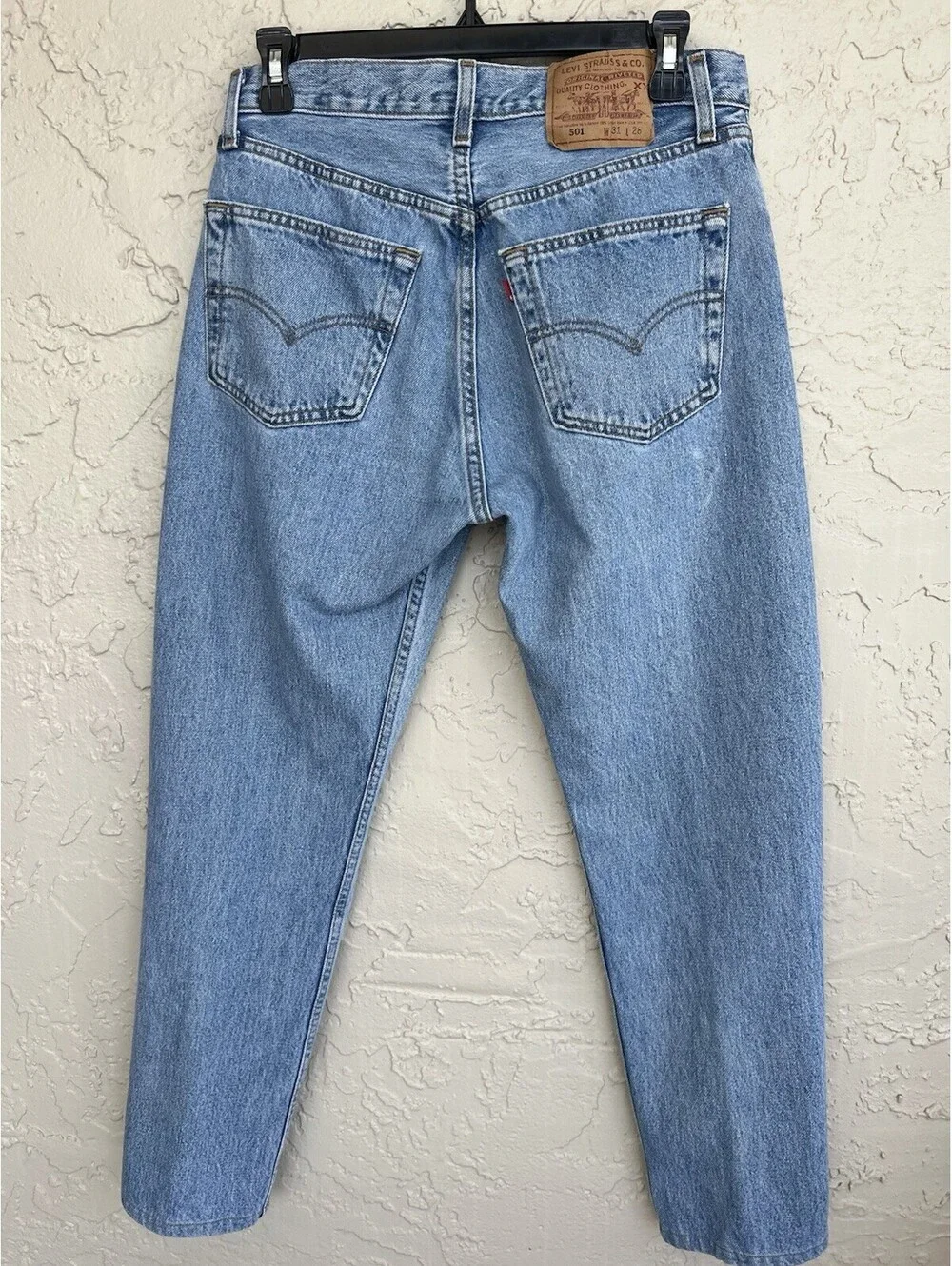 Levis excellent actual
